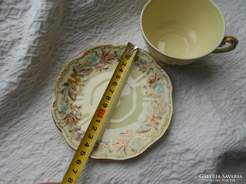 Zsolnay  porcelán -teás csésze csészealjjal -kézi festés-arany kontúr(Slac vásárlónak)