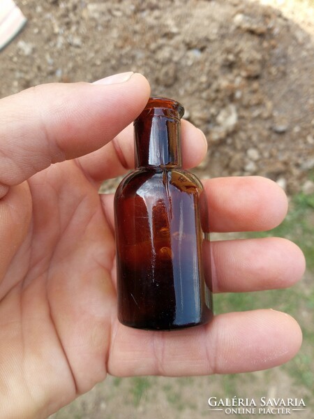 Régi gyógyszertári,  barna üveg, 20 ml-es