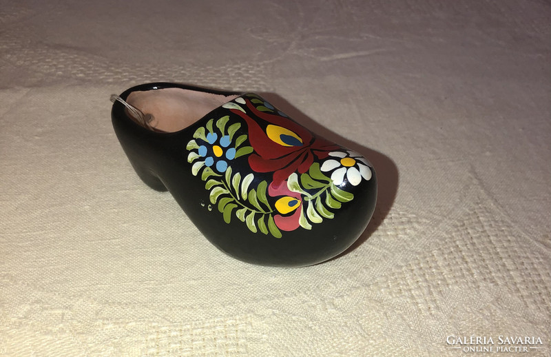 Ceramic slippers with Kalocsa pattern (hand painted)