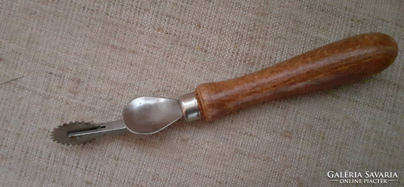 Nice condition leather rádli with wooden handle