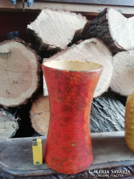 Retro ceramic vase in perfect condition 12.