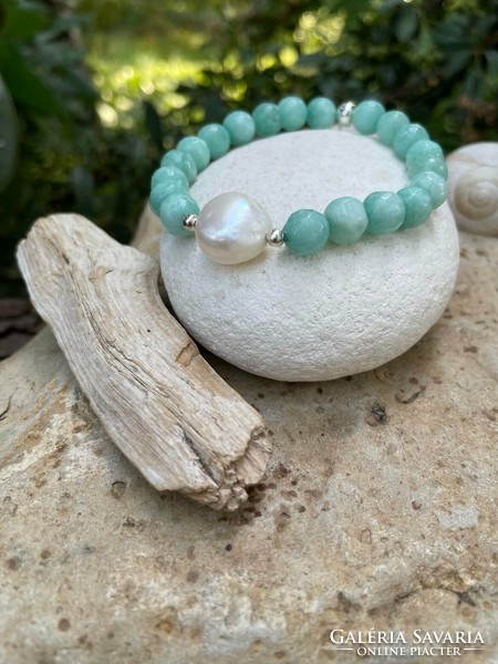 Pearl-faceted aquamarine jade bracelet with cultured pearl spacer