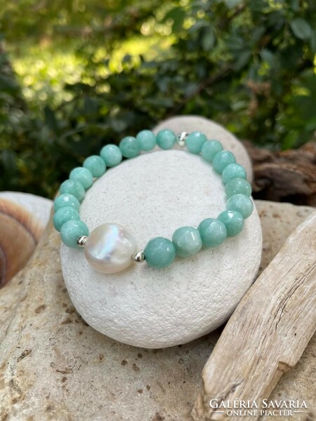 Pearl-faceted aquamarine jade bracelet with cultured pearl spacer