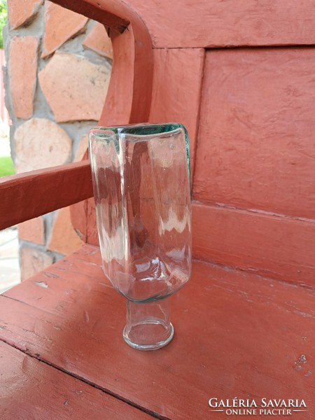 Gyönyörű régi fújt szakított 20 cm magas üveg kiöntő