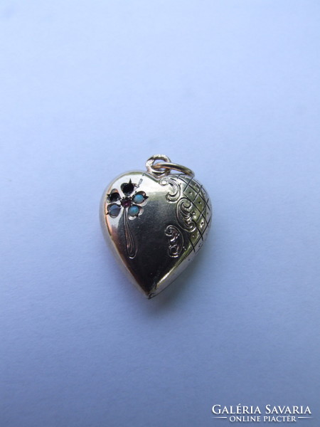 Heart-shaped silver pendant (230526)