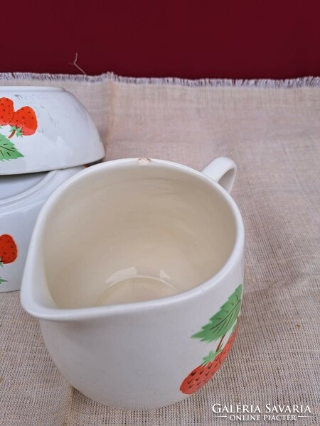 Granite strawberry fruit bowls bowls cream pouring nostalgia piece, rustic decoration,