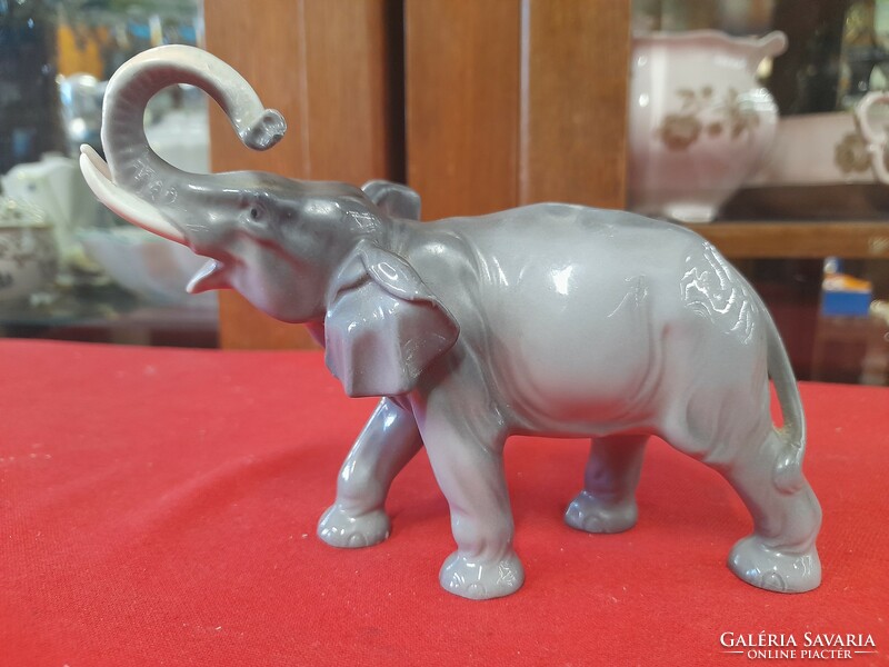 Német,Germany Unterweissbach Porcelán Szerencsehozó Elefánt Figura,
