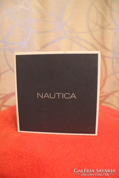 Nautica watch box size: 11x11 cm 9 cm high