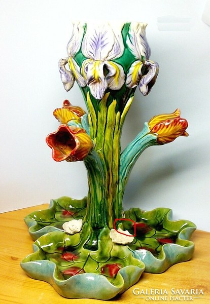 Tulipános majolika váza, egyedi különlegesség.