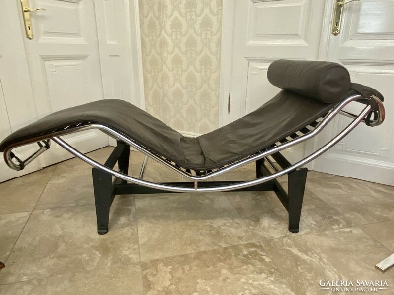 Le Corbusier LC4 Lounge Chair Barna bőr