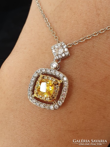 Wonderful citrine pendant / necklace in 925 silver setting