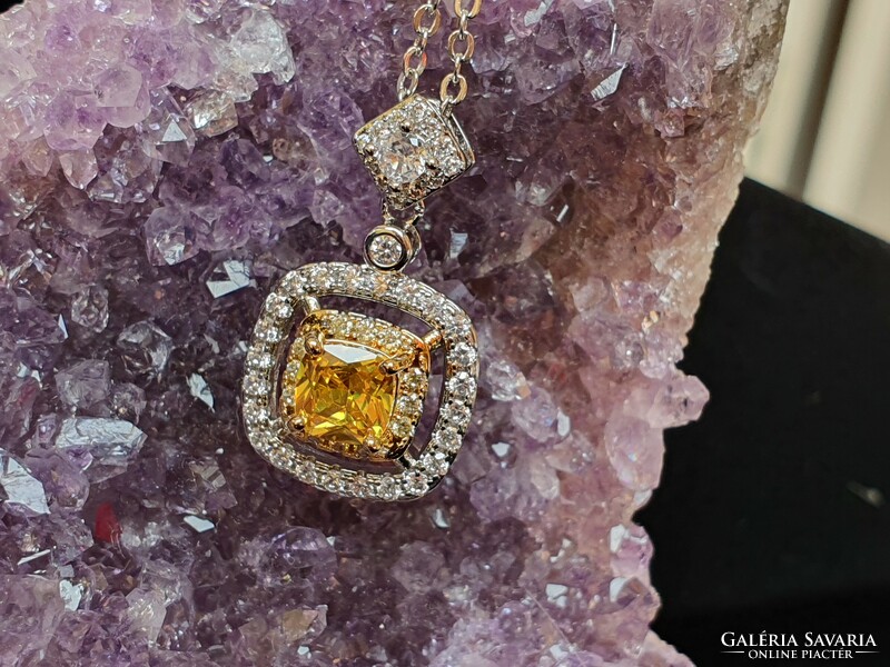 Wonderful citrine pendant / necklace in 925 silver setting