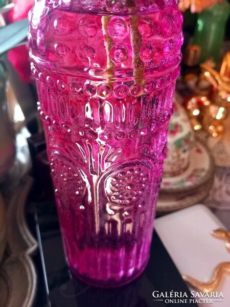 Mesés lila préselt üveg, vagy váza