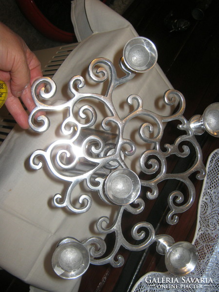 Specially shaped metal candle holder for 5 candles