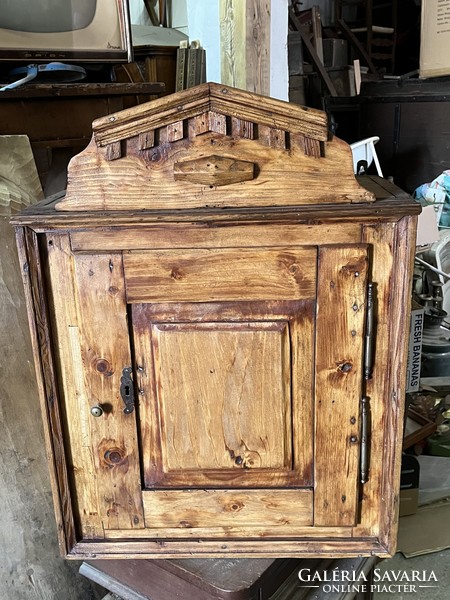 Renovated wall cabinet from the first half of the 1800s.