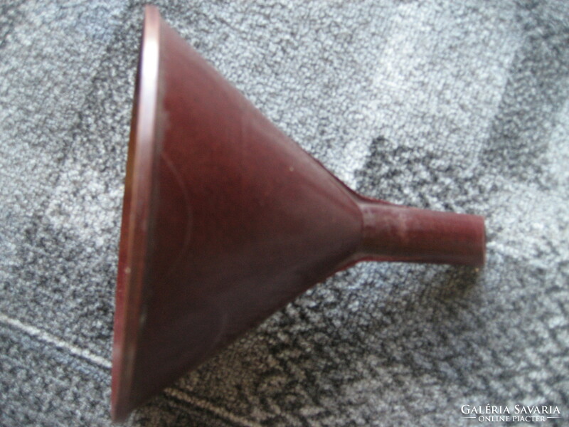 Old vinyl funnel