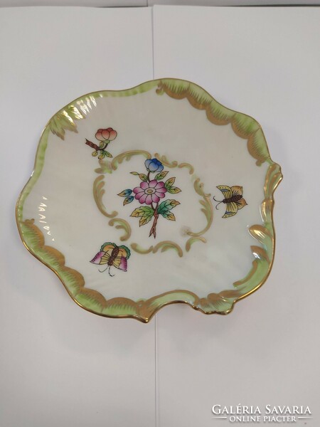 Porcelain plate with Victoria pattern from Herend