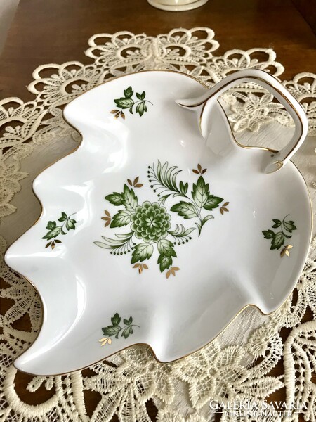 Raven House leaf-shaped tray 20 cm.