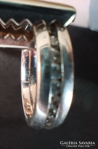 Jelzett ezüst gyűrű cirkóniàval