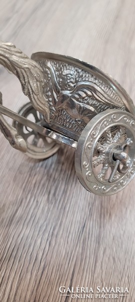 Roman war chariot, horse-drawn chariot made of steel candle holder.