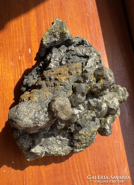 Mineral rock