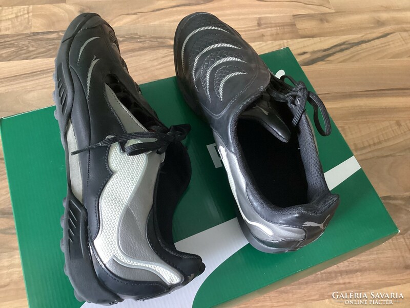 Puma men's leather soccer shoes
