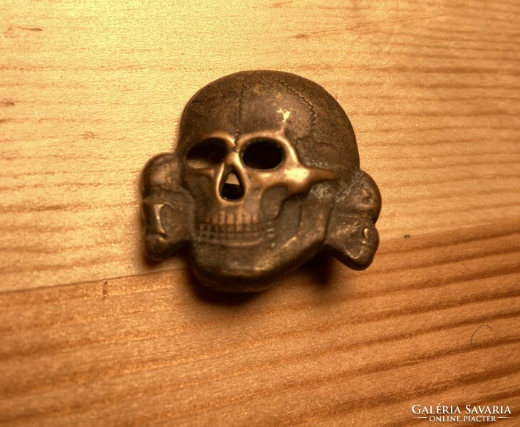 German ii. WWI waffen ss cap badge skull totenkopf