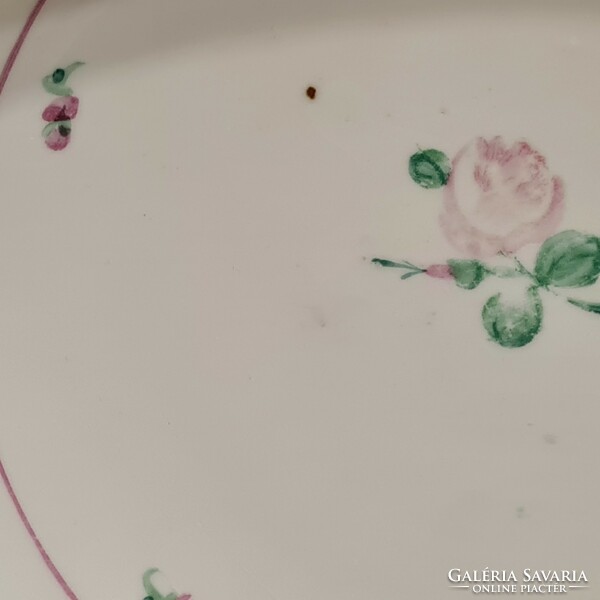 Jelzett, rózsamintás, lila csíkos, fehér mázas keménycserép köretes tál (2644)