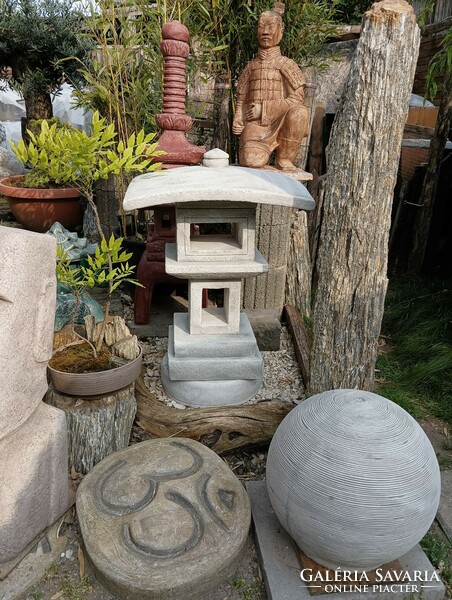 Extra Minimál Ritka Nagy 80cm kertépítő Kő lámpa  kerti tó pagoda műkő szobor