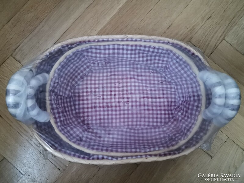 Hand-woven small basket | unopened, in perfect condition