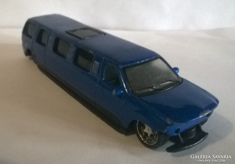 Maisto LINCOLN Navigator Limousine 1/64 modell autó