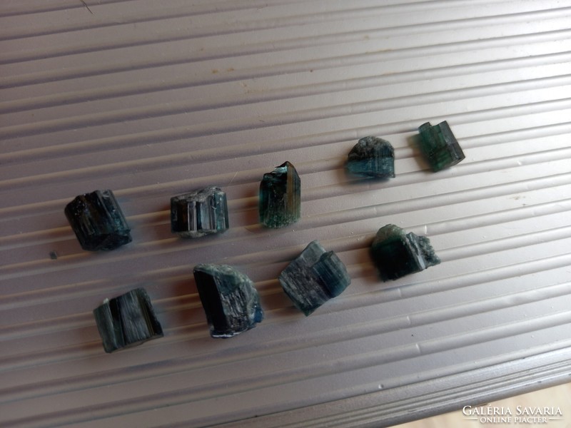 Raw indigolite tourmaline gemstone nugget between 2.5-5 ct from Afghanistan mixed!