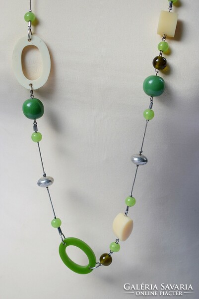 Old necklace retro jewelry 100 cm with green, white plastic and metal beads