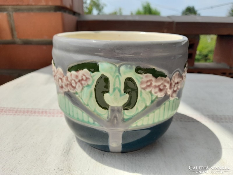 Art Nouveau majolica pot