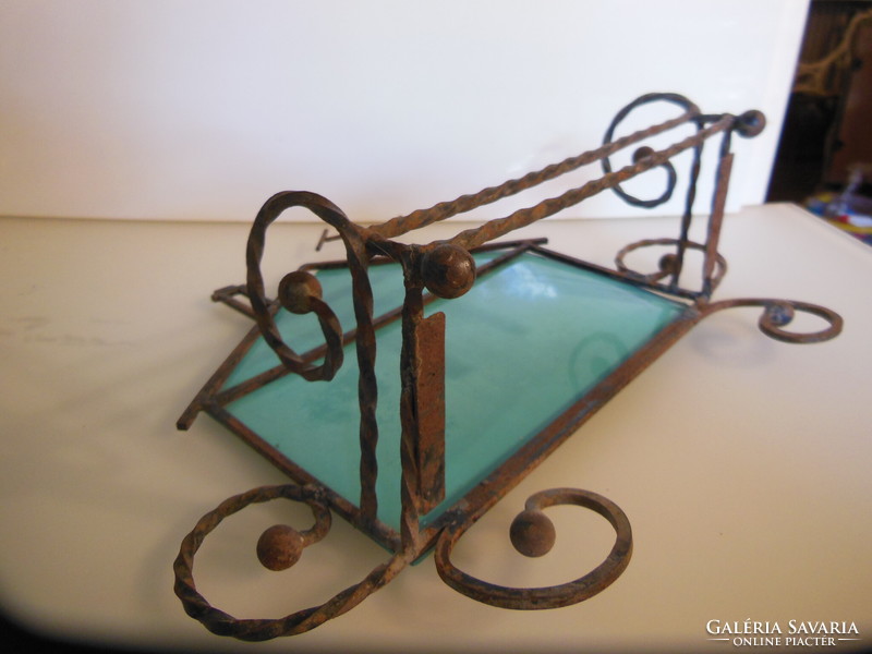 Shelf - 34 x 32 x 12 cm - wrought iron - very old - perfect