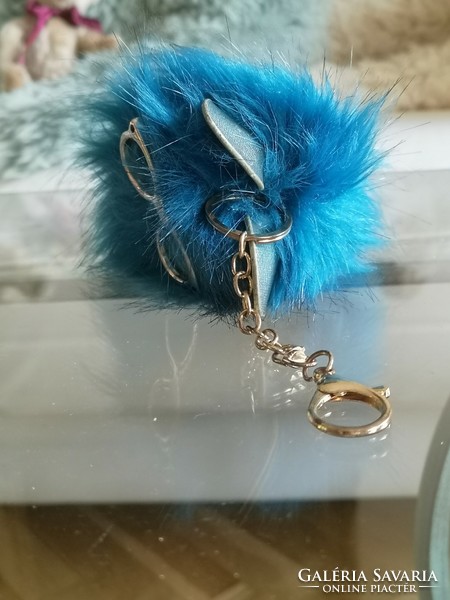 Key holder, bag accessory, real dyed blue fur, cat with glasses 10 x 10 cm