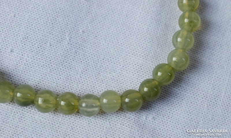 Old bracelet retro jewelry 18 cm with green plastic beads, jewelry rubber