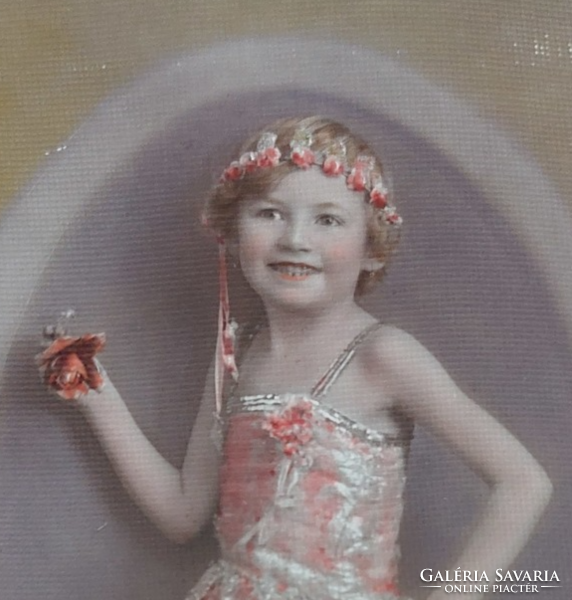 Vintage színezett fotó,15 x 9 cm , Balerina kislány virággal a kézben  - cca.1918-25