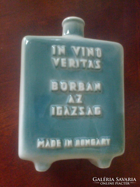 Zsolnay: wine bottle advertising Villány wine