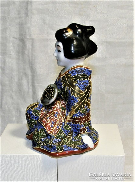 Gésa Japán porcelán figura
