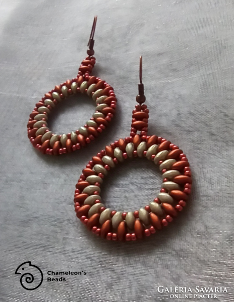 "Red and Grey Circle Beading Earrings" vörös-szürke gyöngyfűzött karika fülbevaló