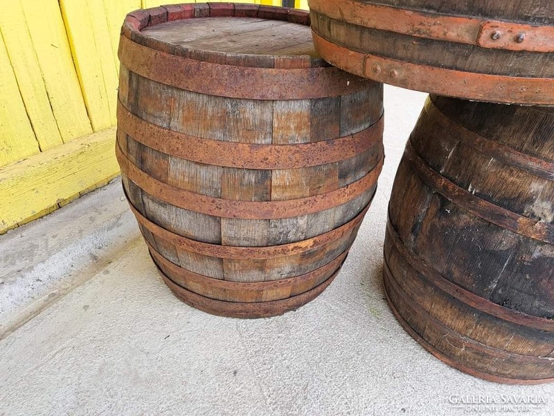 Old wooden wine barrels barrel for decoration flowers wine barrel barrel