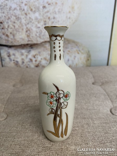 Fine china ivory painted porcelain small vase a39