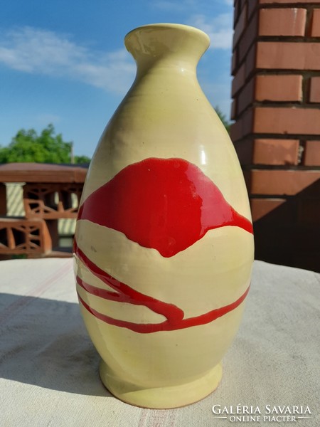Pop art retro ceramic vase, judged