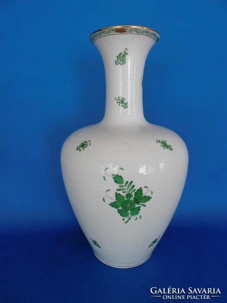 Appony's giant vase from Herend