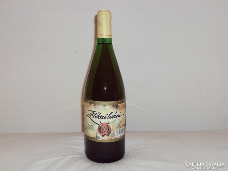 Retro glass bottle - Green Sylvania semi-sweet table white wine from the early 1990s 1 liter unopened