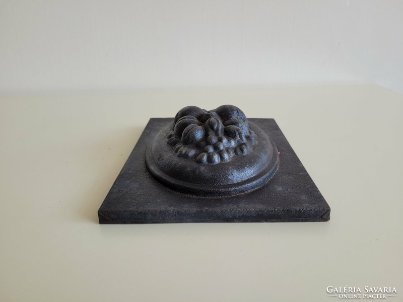 Régi cukrász eszköz antik csokiöntő vaslemez gyümölcsmintás sütőforma