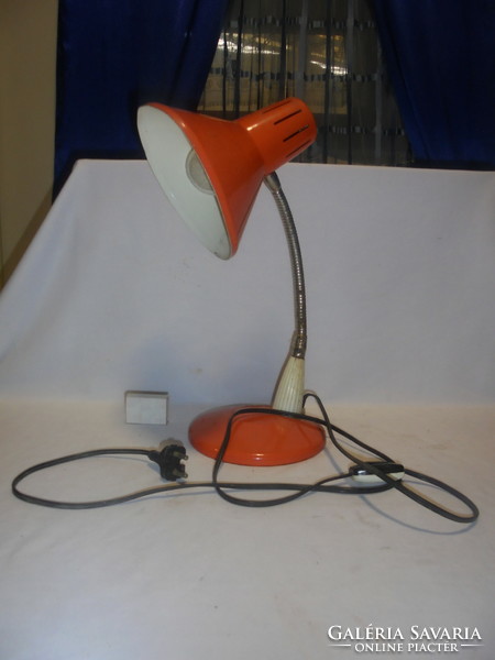 Retro gooseneck table lamp