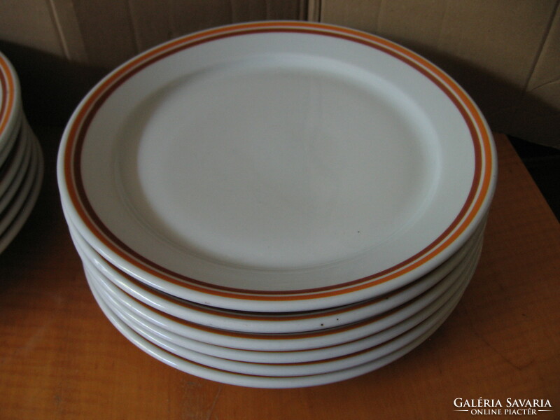 Retro lowland porcelain flat plate with brown and yellow stripes