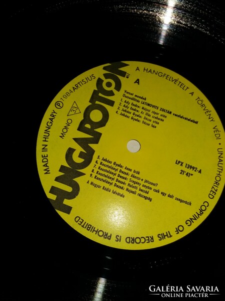 Régi LATINOVITS ZOLTÁN 1984. versek bakelit LP nagylemez szép állapotban a képek szerint